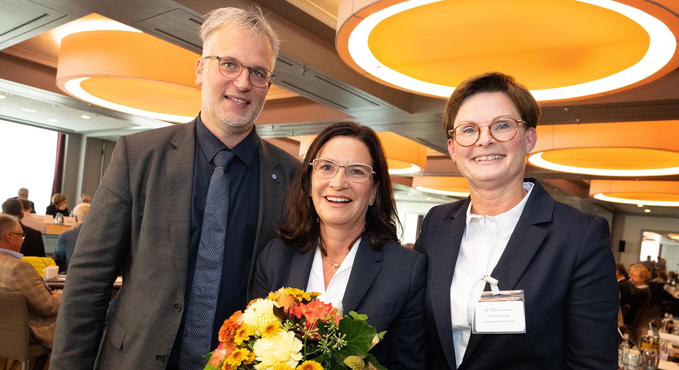 Neu gewählt: Dr. Markus Beier, Bundesvorsitzender des Deutschen Hausärzteverbands (Bayrischer Hausärzteverband),  Prof. Dr. Nicola Buhlinger-Göpfarth, 1. stellvertretende Vorsitzende (Hausärzteverband Baden-Württemberg); Dr. Barbara Römer, Beisitzerin (Hausärzteverband Rheinland-Pfalz)